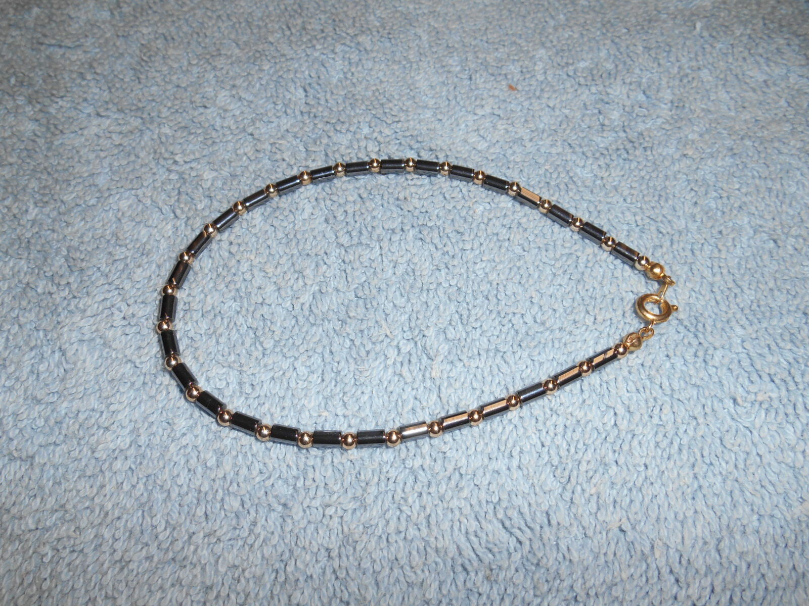 ( J1 ) Gold Toned And Bluish Gray - Anklet